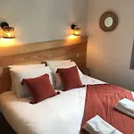 Maison Tournesol Massages Pau Jurancon Bed and breakfast Gan