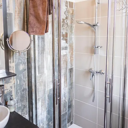 Maison Tournesol Massages Pau Jurancon Bed and breakfast 3*
