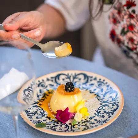 Maison Tournesol - Massages Et Diner Maison Pres De Pau Bed and breakfast 3*