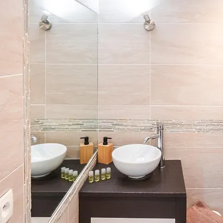 Maison Tournesol Massages Pau Jurancon 3* Gan