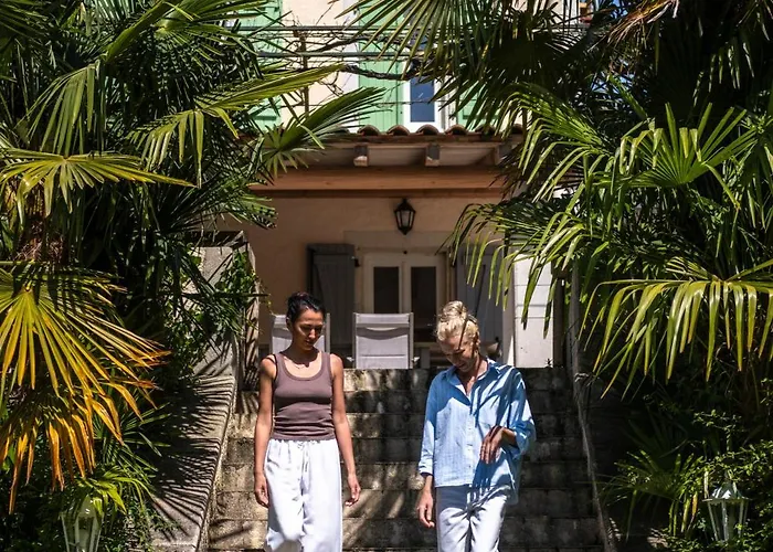 Maison Tournesol Massages Pau Jurancon 3* Gan